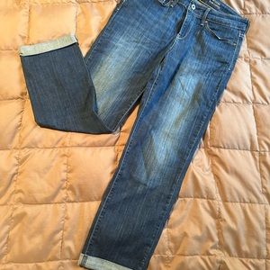 Denizen by Levi. Size 6 women’s jeans